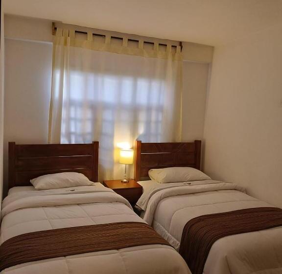 בית מלון כפרי & Bungalows Villa Valencia