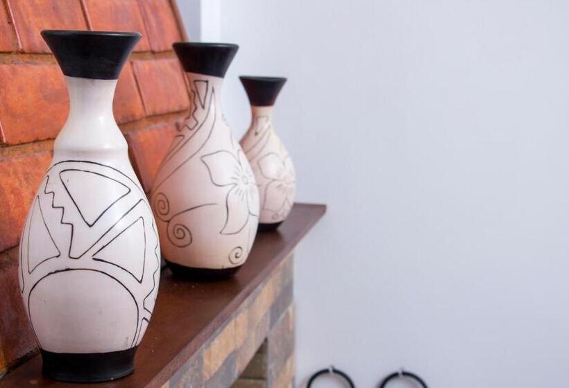 בית מלון כפרי & Bungalows Villa Valencia