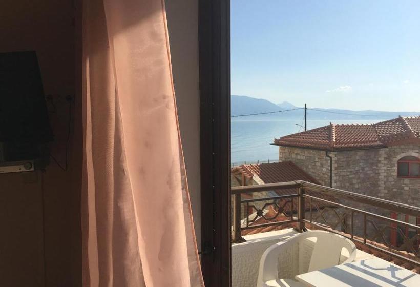 בית מלון כפרי Chris Studios & Apartments