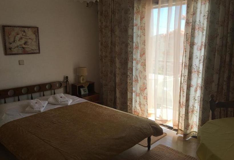 בית מלון כפרי Chris Studios & Apartments