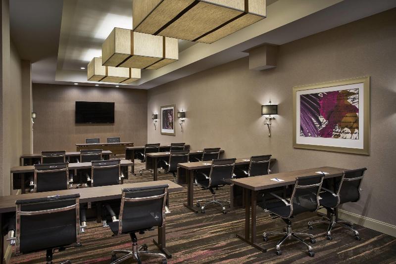 Sonesta Hotel Baltimore Inner Harbor