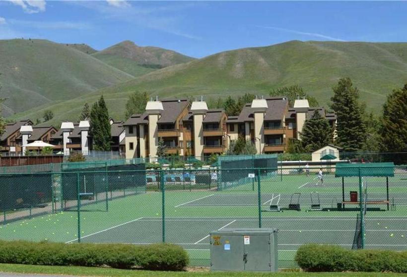 בית מלון כפרי Dollar Meadows by Wyndham Vacation Rentals