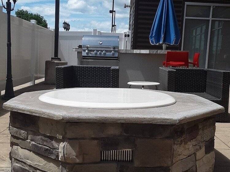 فندق Fairfield Inn & Suites By Marriott Utica