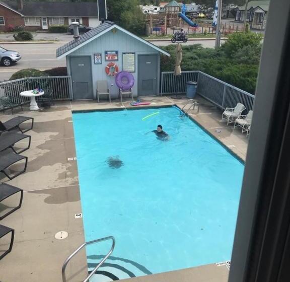 Отель Four Seasons Inn