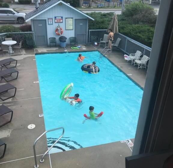 Отель Four Seasons Inn