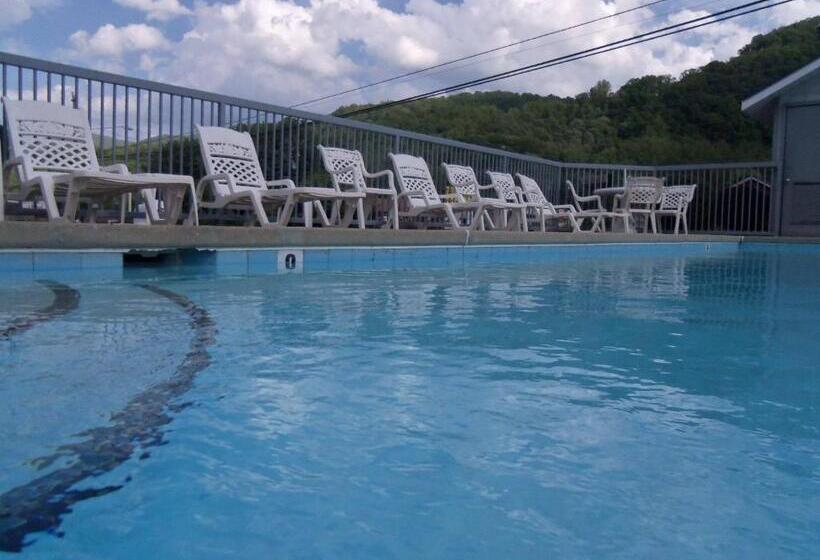 Отель Four Seasons Inn