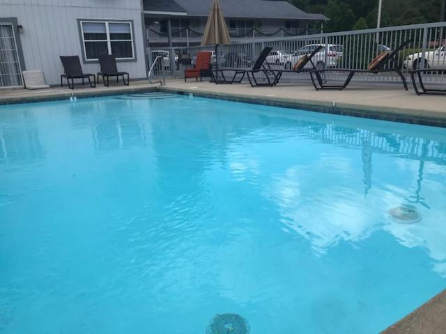 Отель Four Seasons Inn