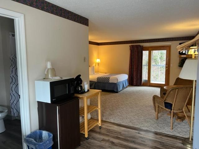 Отель Four Seasons Inn