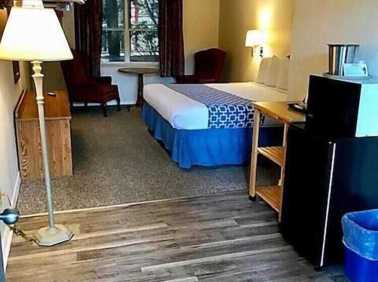 Отель Four Seasons Inn