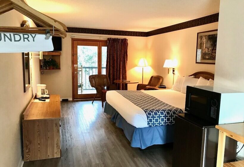 Отель Four Seasons Inn