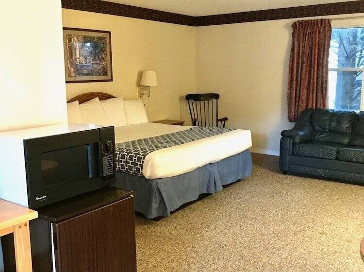 Отель Four Seasons Inn