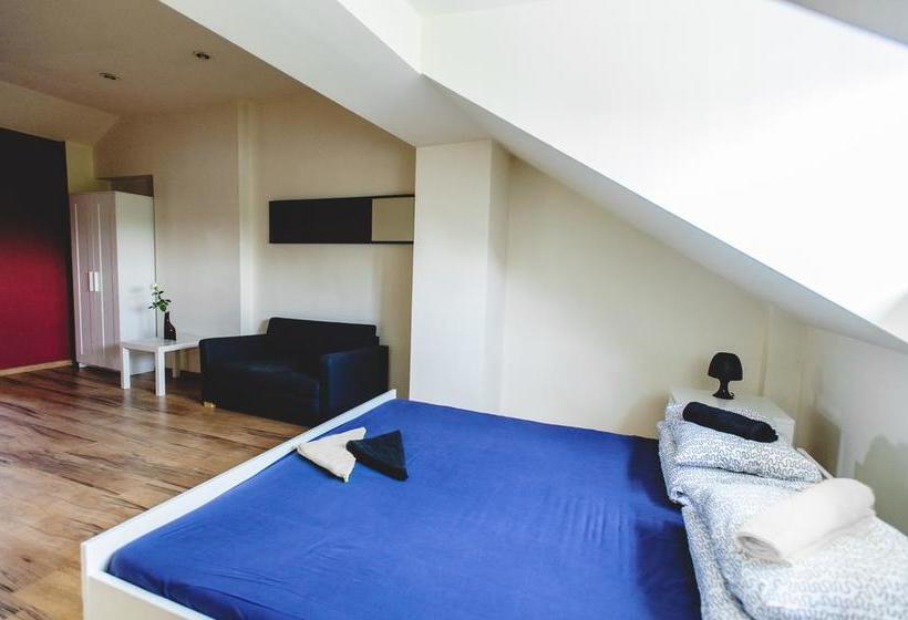 Отель Good Bye Lenin Revolution Krakow - Hostel