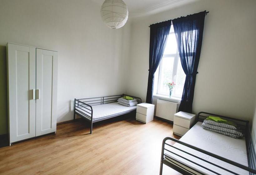 Отель Good Bye Lenin Revolution Krakow - Hostel