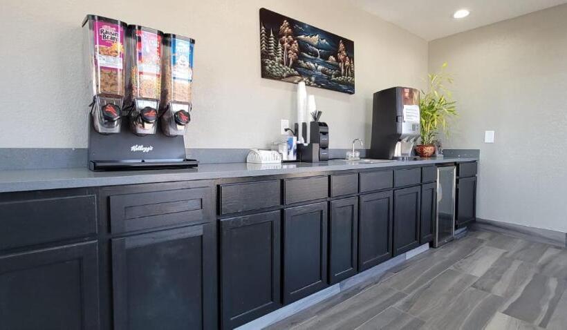 فندق Green Country Inn