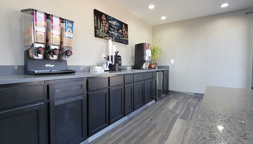 فندق Green Country Inn