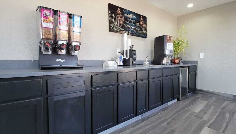 فندق Green Country Inn