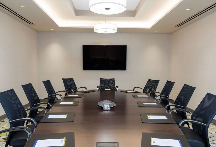 ホテル Hilton Garden Inn Grand Rapids East