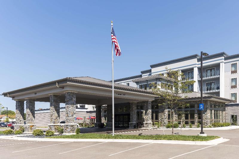 هتل Hilton Garden Inn Grand Rapids East