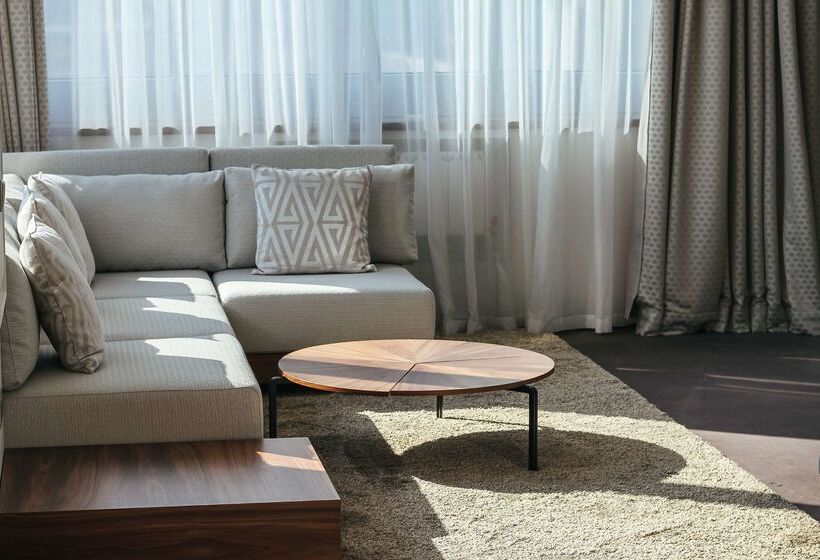 هتل Hilton Garden Inn Volgograd