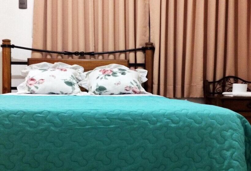 هتل Hospedaje Dunas De Nasca