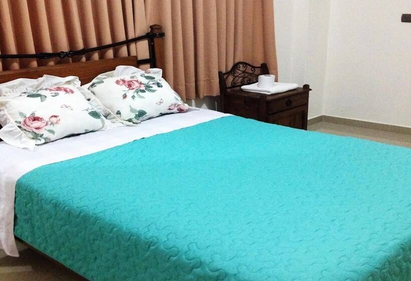 هتل Hospedaje Dunas De Nasca