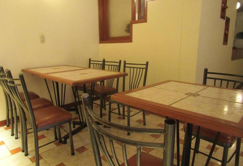 فندق Hostal Siglo 21
