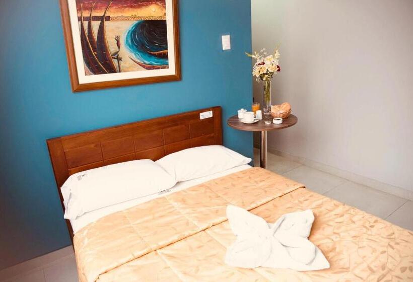 Отель Jorge Chavez