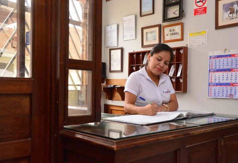 Отель Jorge Chavez