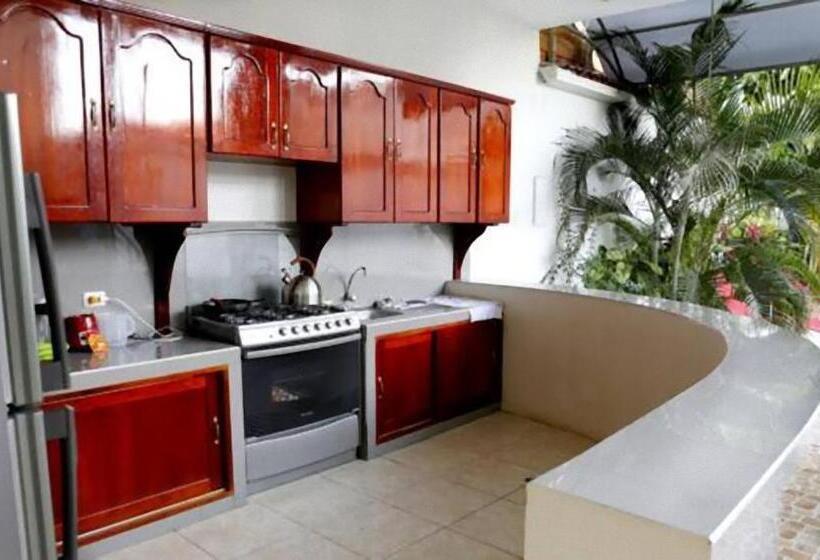 هتل Jose Antonios Inn