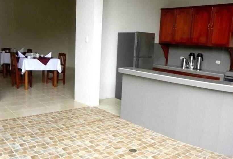 هتل Jose Antonios Inn