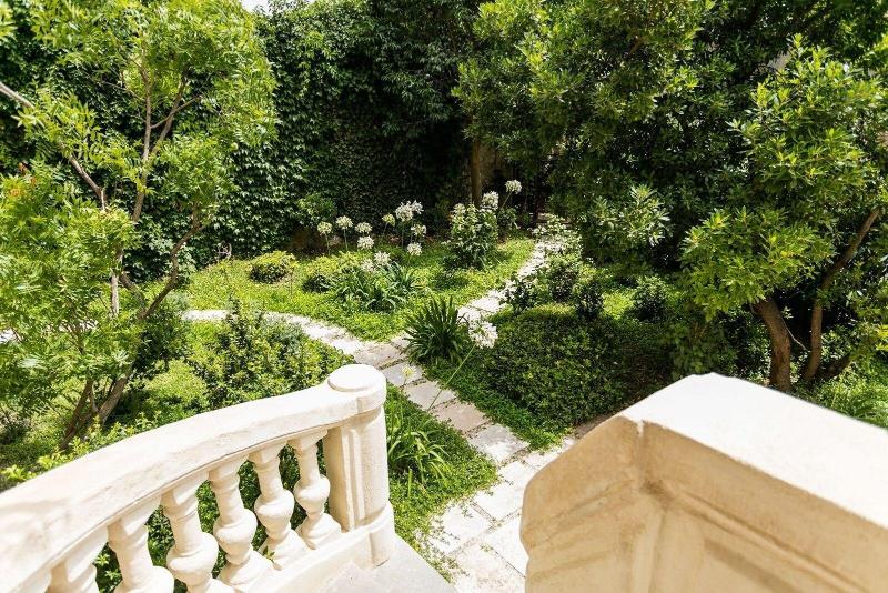 هتل L Hôtel Particulier Beziers