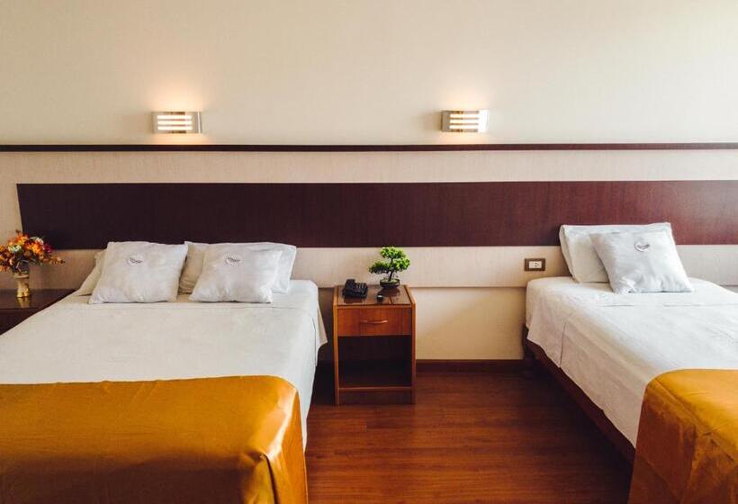 Отель La Mansion