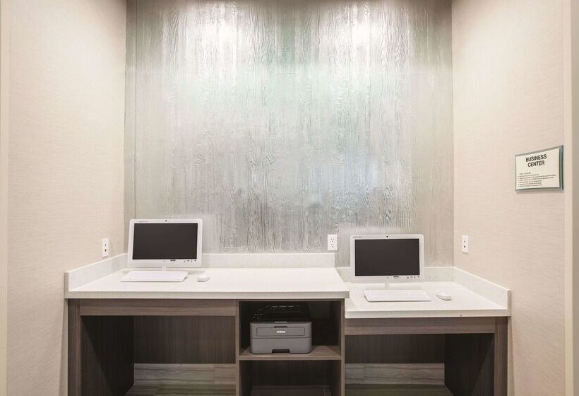 فندق La Quinta By Wyndham Tulsa Broken Arrow