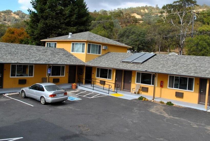 호텔 Lake Marina Inn