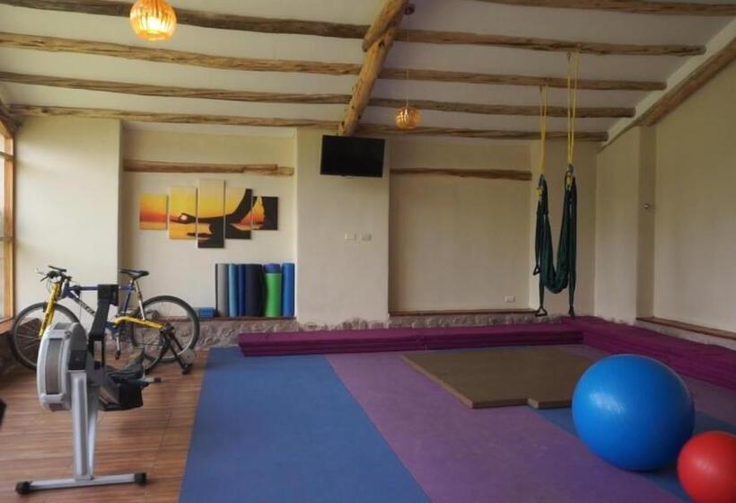 هتل Lizzy Wasi Urubamba