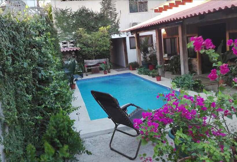 בית מלון כפרי Manú