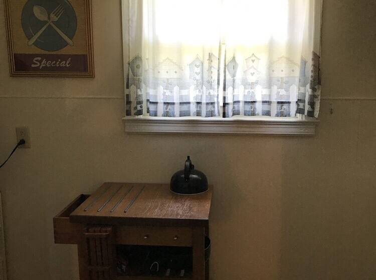 فندق Marinette Inn