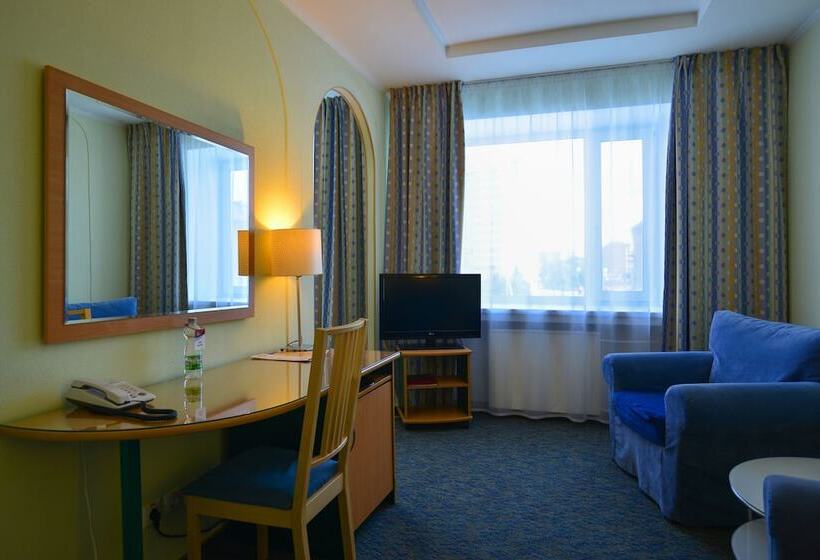 هتل Mayak   Om Building