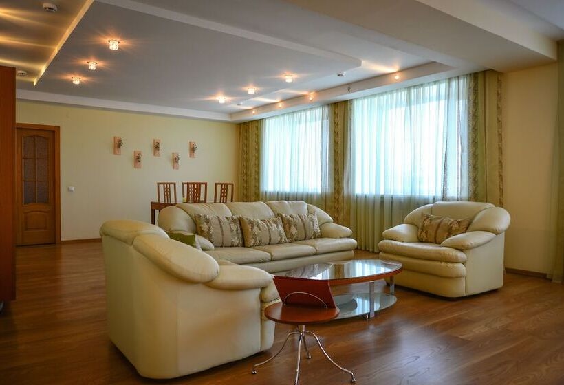 هتل Mayak   Om Building