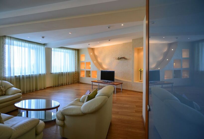 هتل Mayak   Om Building