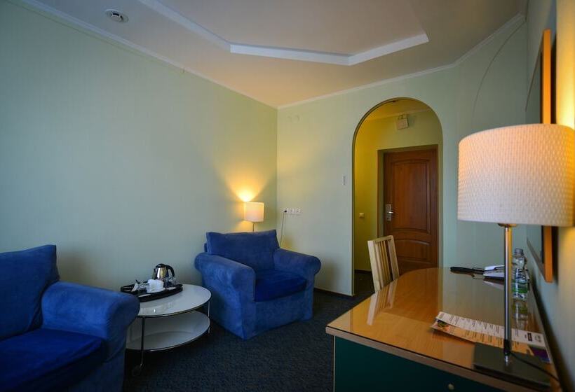 هتل Mayak   Om Building