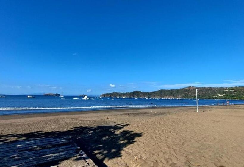 فندق M&m Beach House