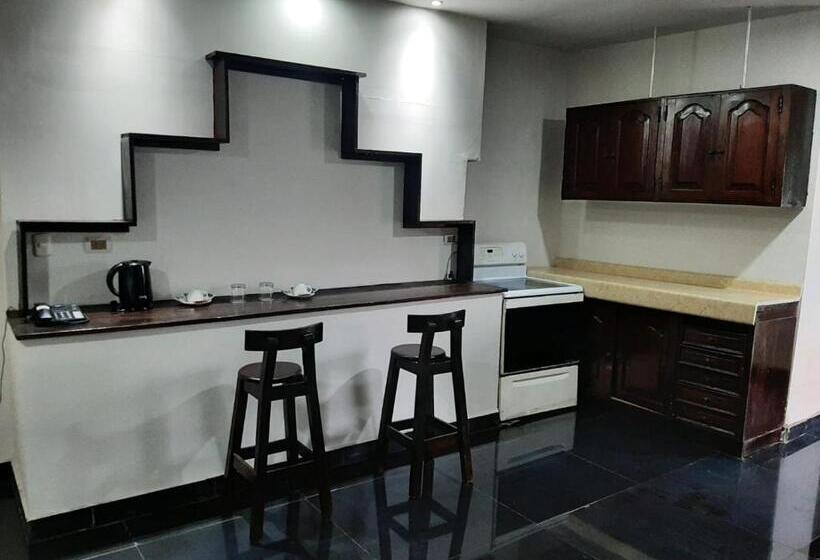 هتل Qallwa Chincha