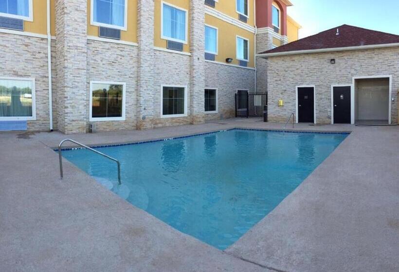 בית מלון כפרי Residency Suites