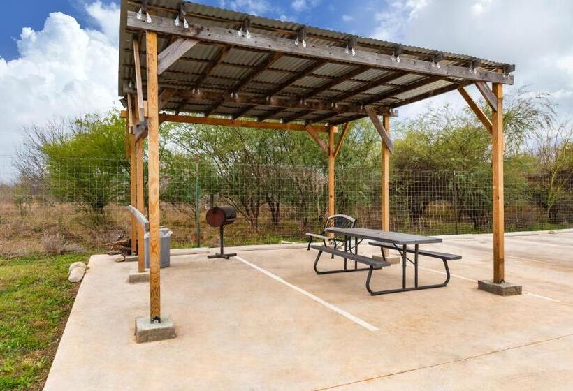 בית מלון כפרי Residency Suites