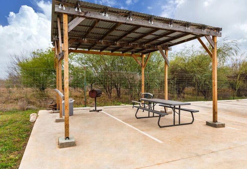 בית מלון כפרי Residency Suites