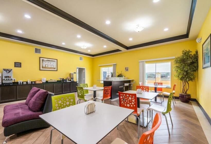 בית מלון כפרי Residency Suites