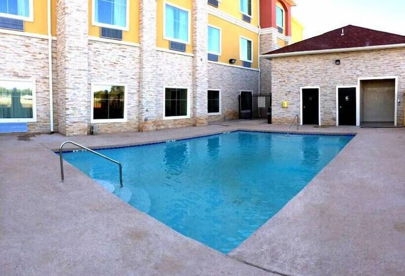 בית מלון כפרי Residency Suites