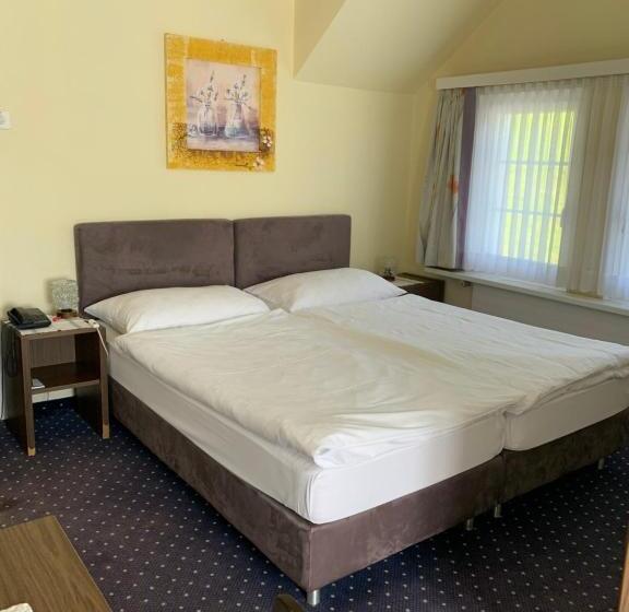 호텔 Restaurant Eierhals Am ägerisee