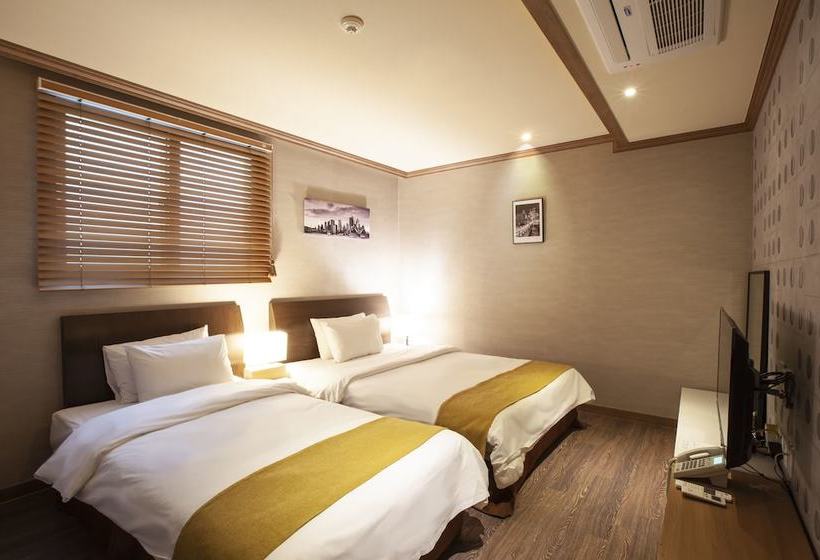 Отель Jeju Sahara